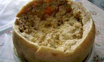 Il ''formaggio punto'', quello con le larve di mosca: illegale ma ricercatissimo